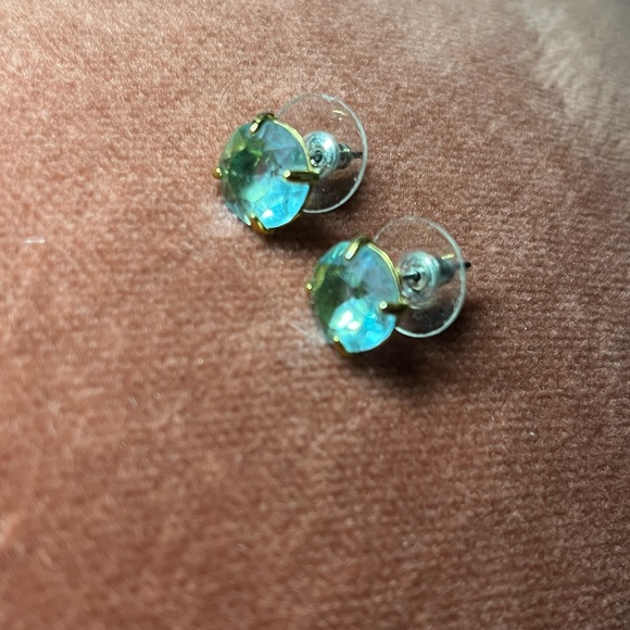 PRICE CUT! CLOSET CLEAR OUT! BEAUTIFUL Swarovski Millenia Square Studs Aqua blue - Picture 12 of 12